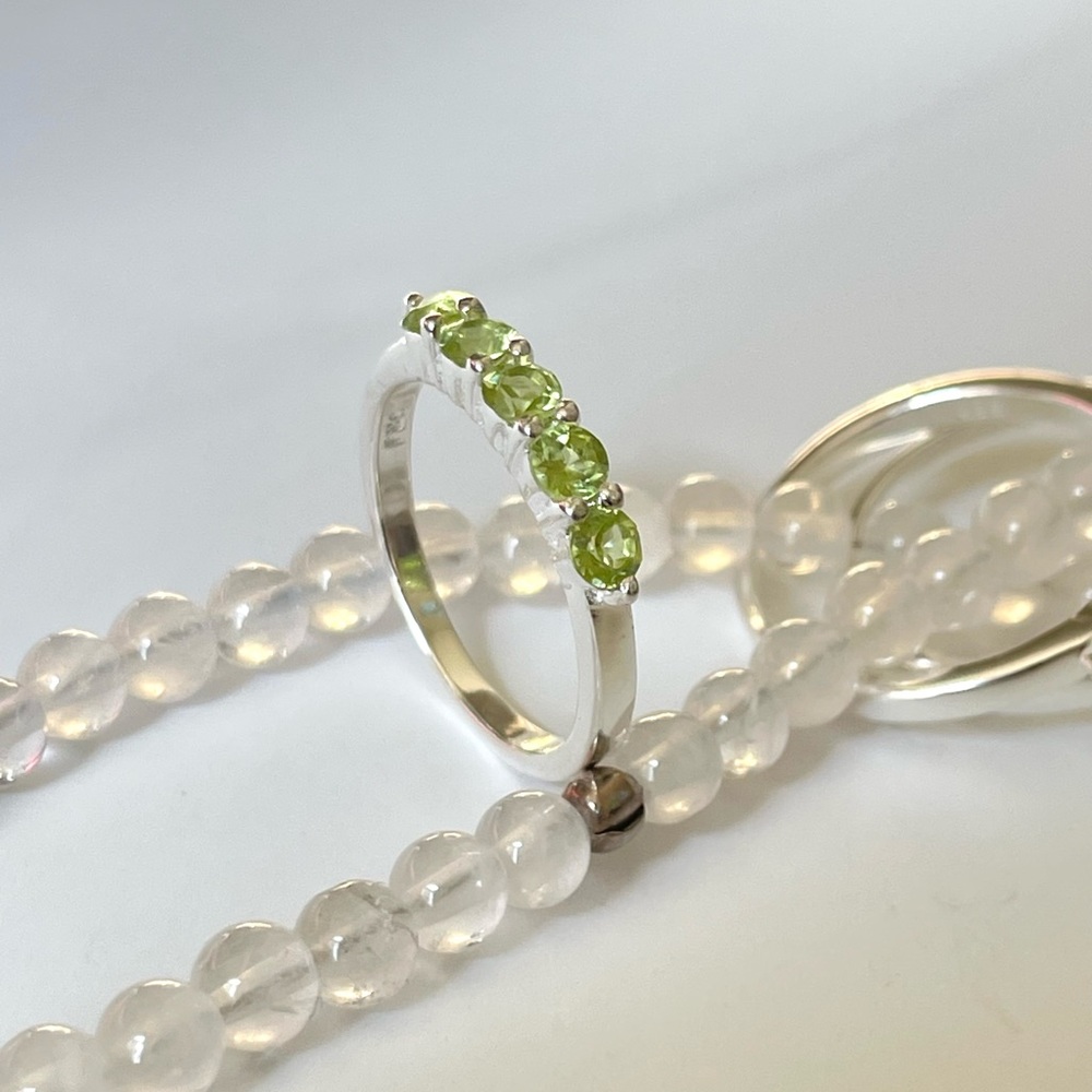 Beautiful 925 Sterling Silver Natural Peridot Band Ring, “VIBES” US: 5